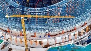 上海海港实现中超三连冠，为中国顶级联赛历史第三队